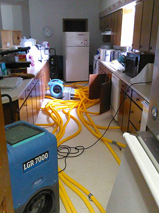 Jeff's Carpet Cleaning cleans tile and grout.